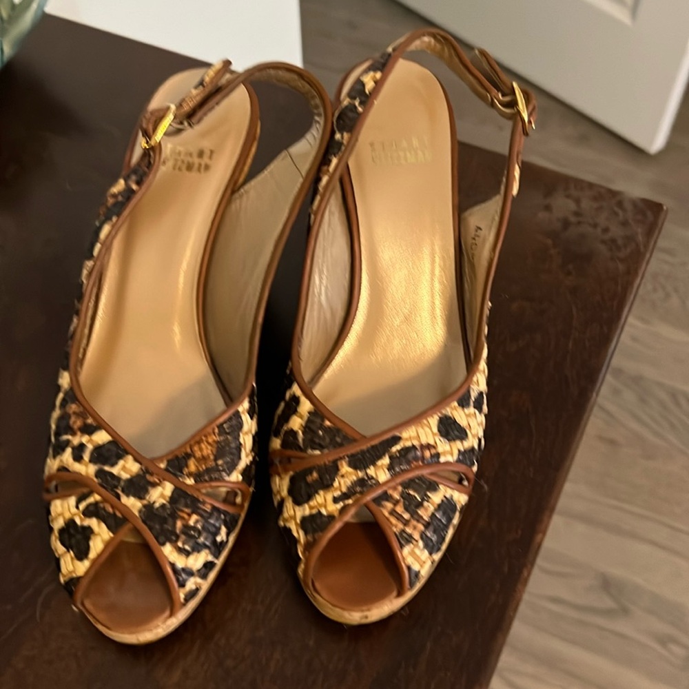 Stuart Weitzman peep toe wedge sandals. Size 6.5 EUC